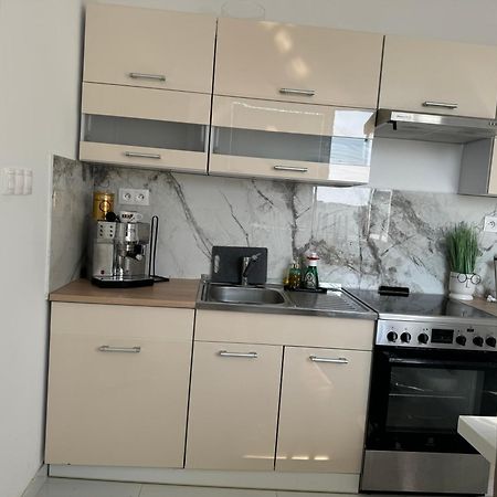 Peti Apartman Centrum Галанта Екстериор снимка
