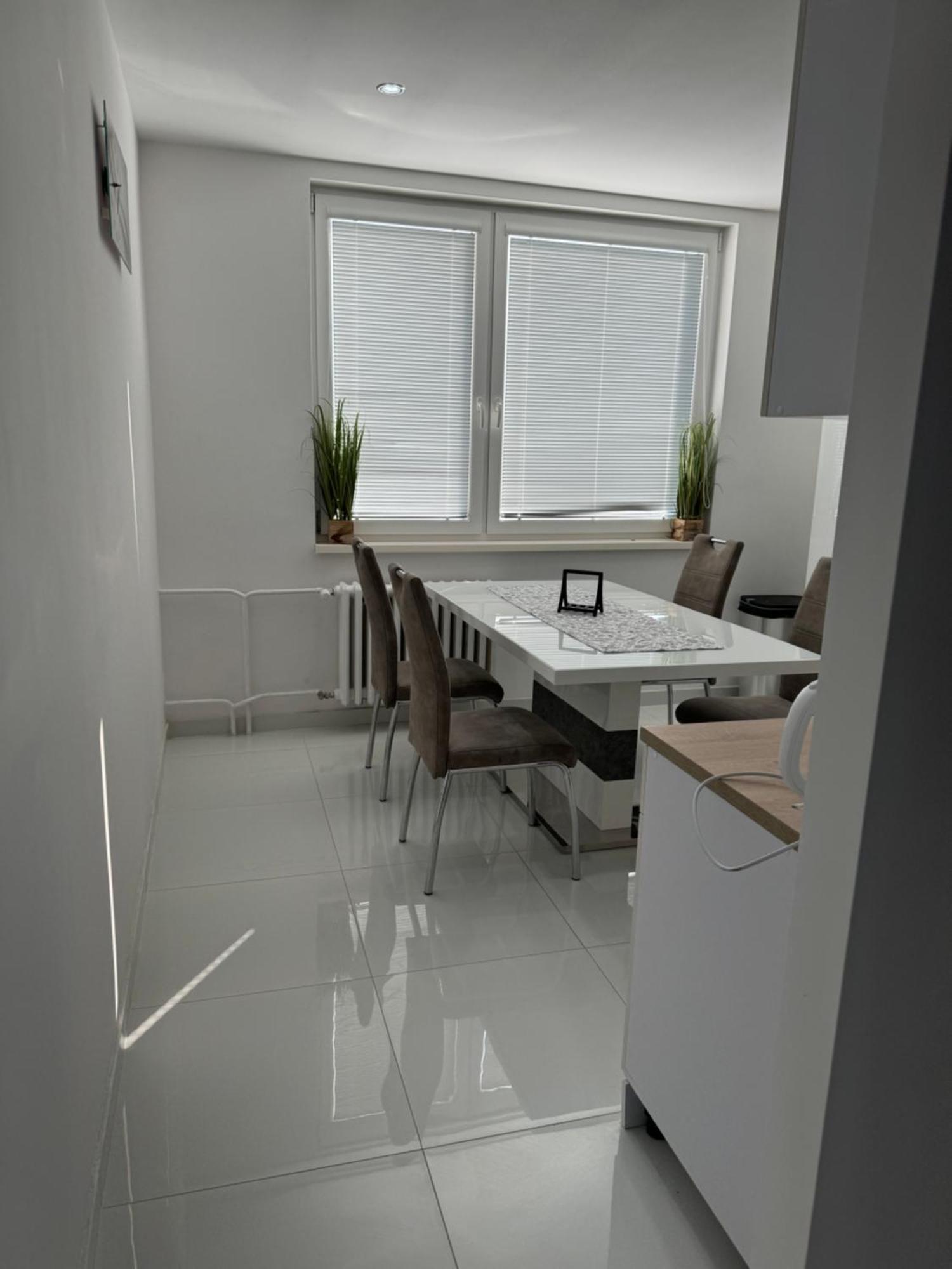 Peti Apartman Centrum Галанта Екстериор снимка
