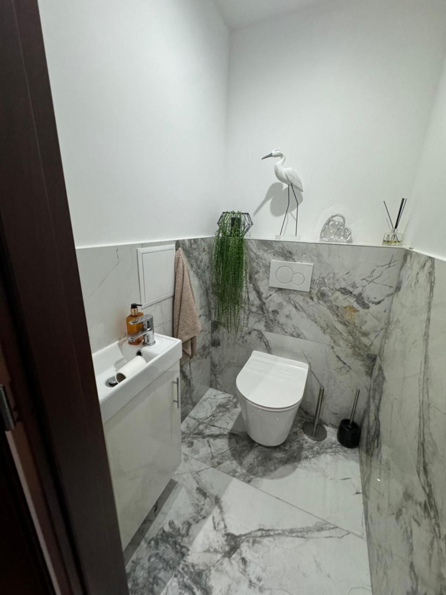Peti Apartman Centrum Галанта Екстериор снимка