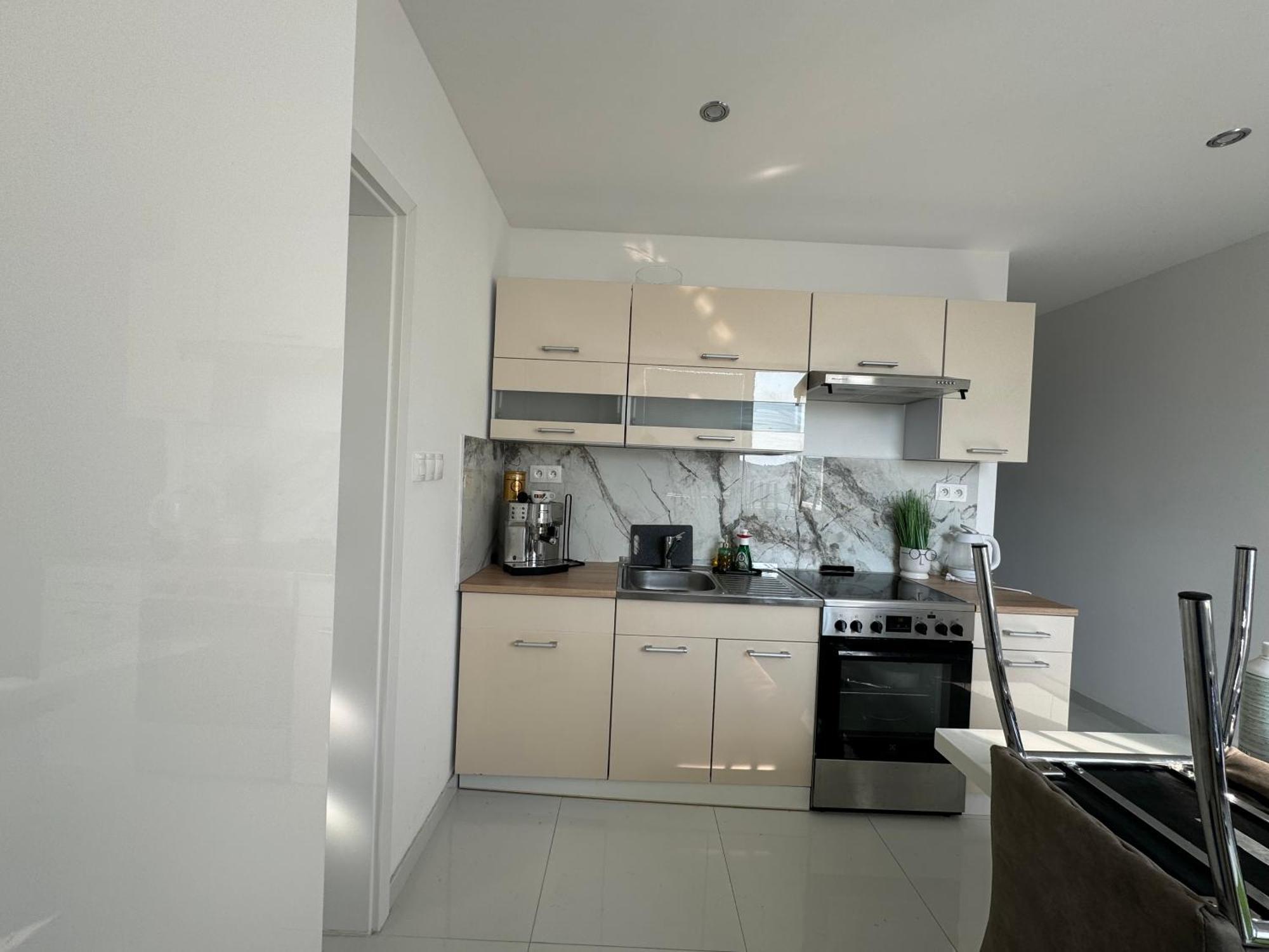 Peti Apartman Centrum Галанта Екстериор снимка